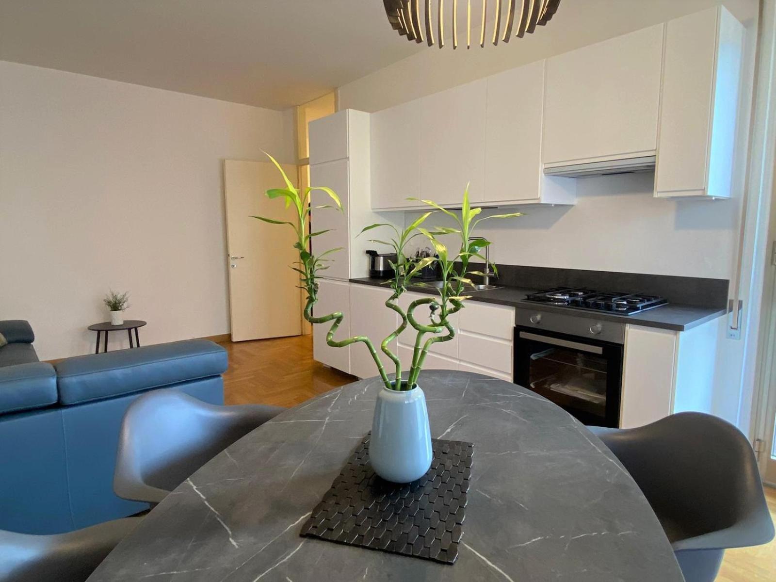 The Little Duck - Modern Apartment With Balcony Como Exterior foto