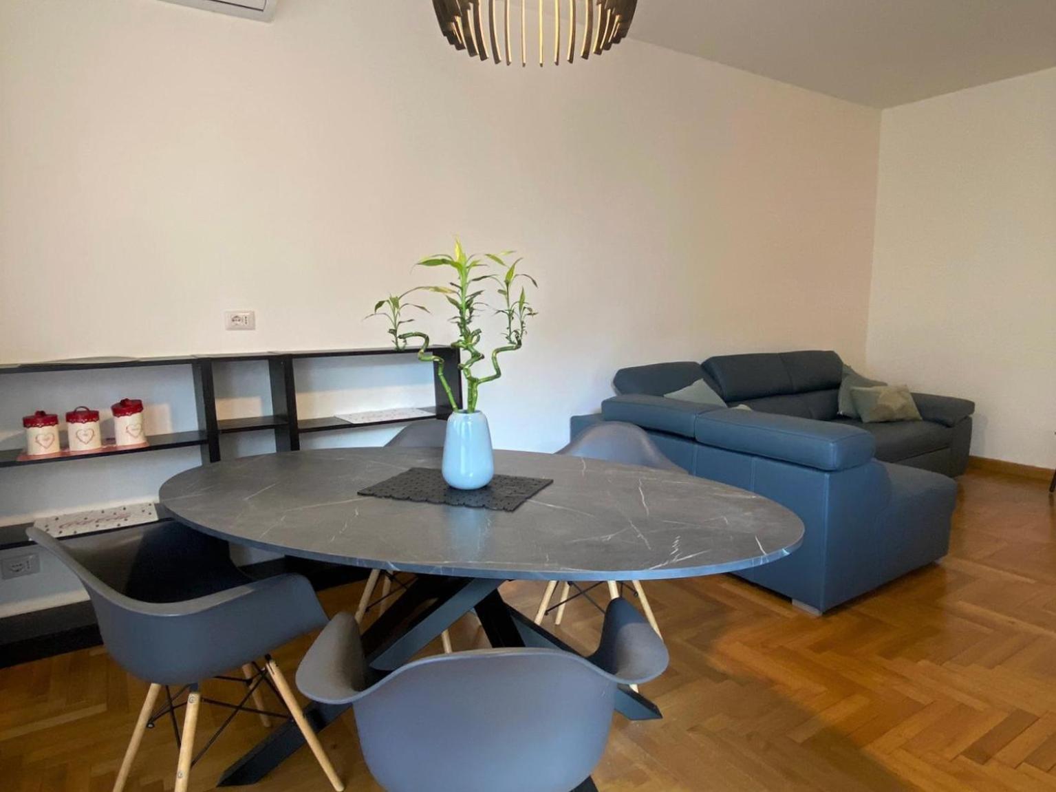 The Little Duck - Modern Apartment With Balcony Como Exterior foto